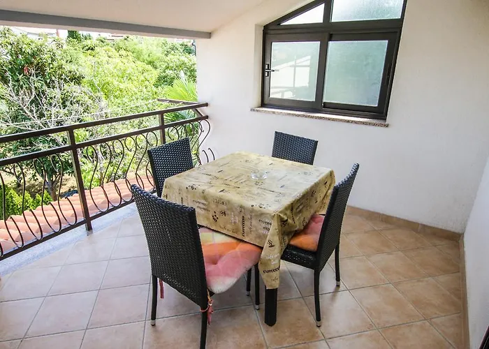 Lidia アパート ポレッチ