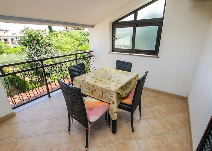 Lidia アパート *